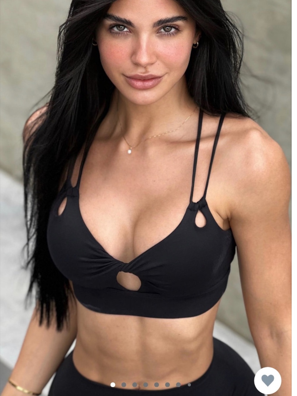 Bombshell sportswear Twist Sports Bra - Black
